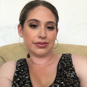 Meet your Posher, Deborah